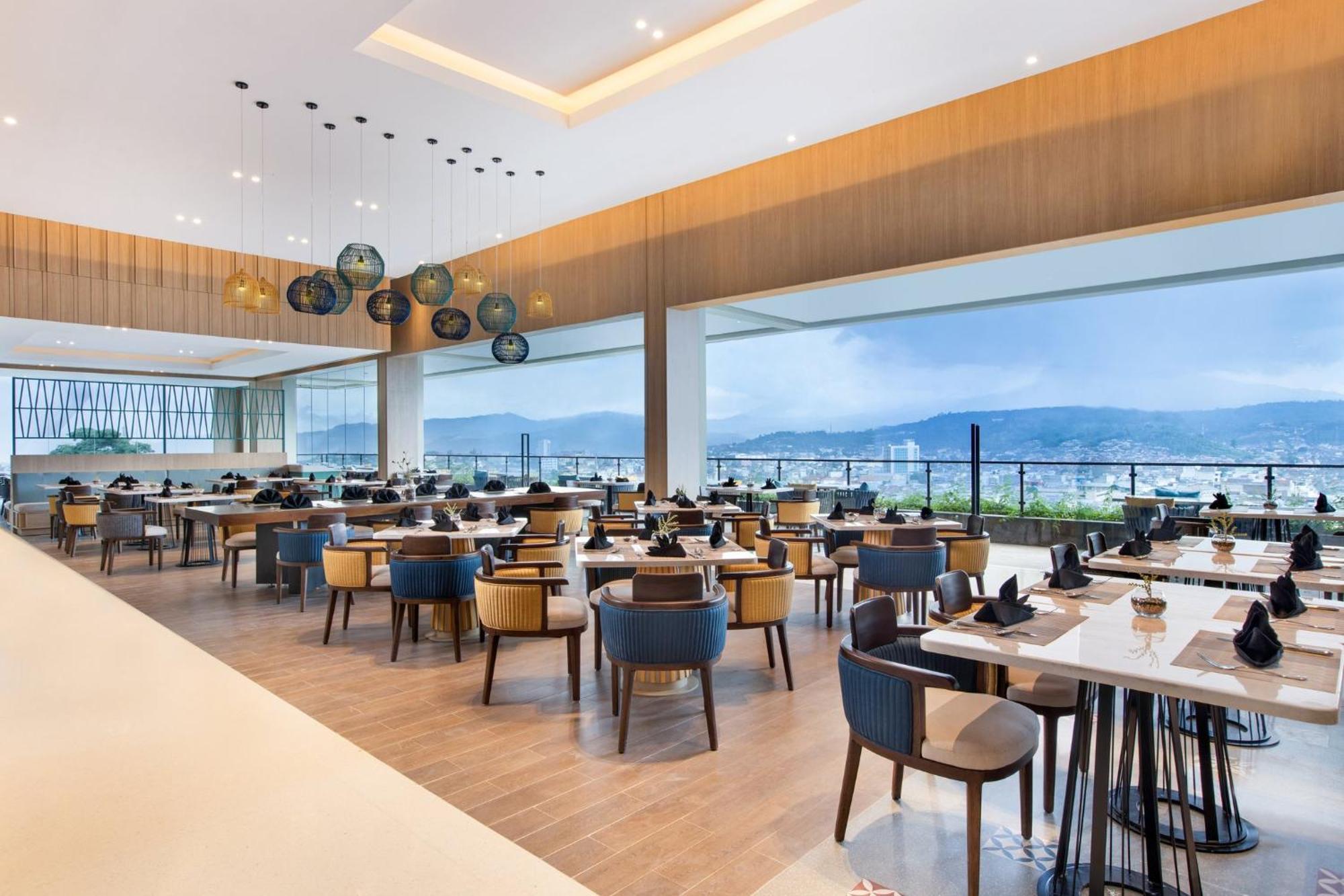 Holiday Inn Lampung Bukit Randu By Ihg บันดาร์ ลัมปุง ภายนอก รูปภาพ