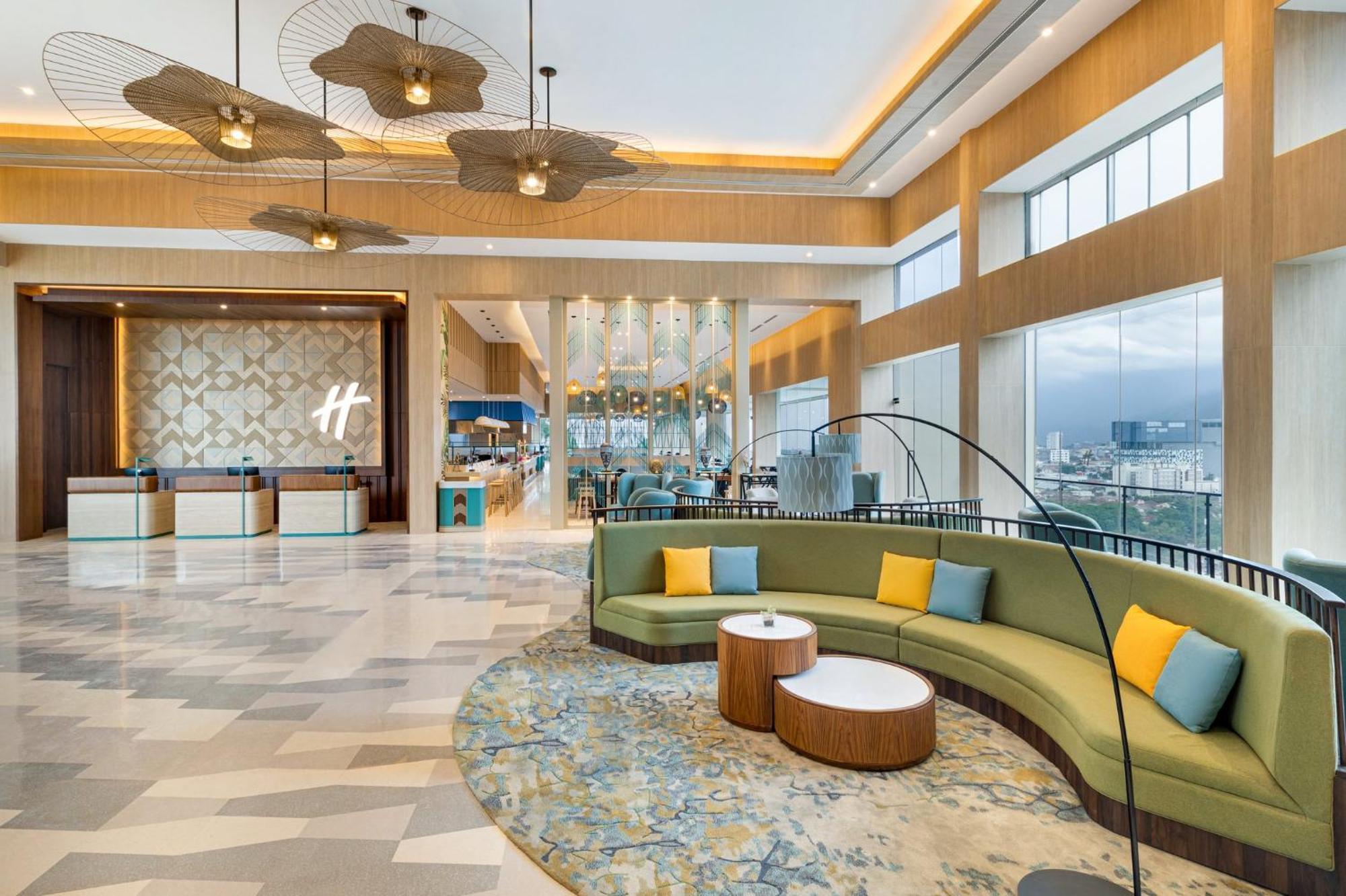 Holiday Inn Lampung Bukit Randu By Ihg บันดาร์ ลัมปุง ภายนอก รูปภาพ